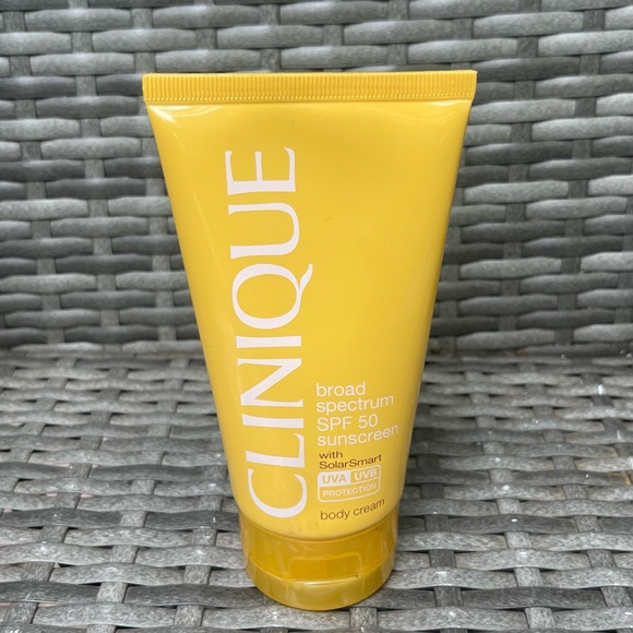 Clinique Broad Spectrum SPF 50 Sunscreen Body Cream - 5oz - Picture 1 of 3